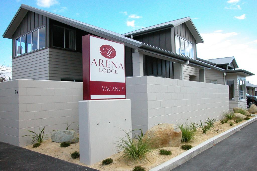 Arena Lodge Palmerston North Exterior photo