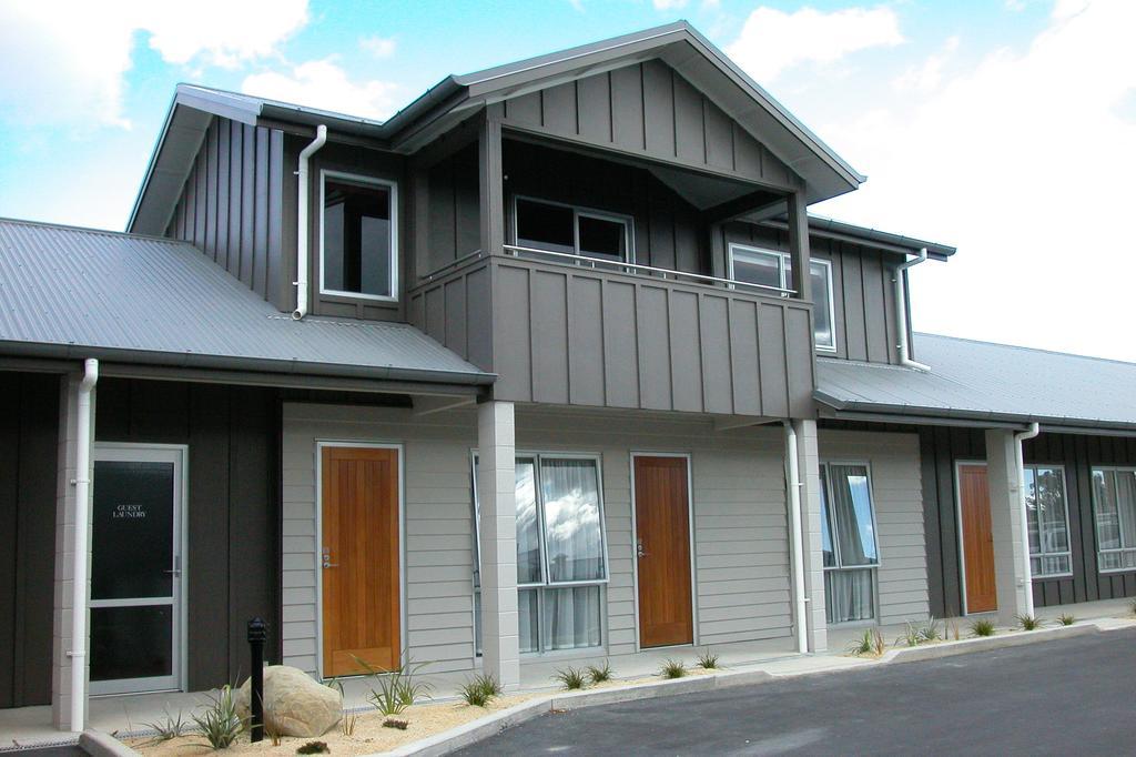 Arena Lodge Palmerston North Exterior photo