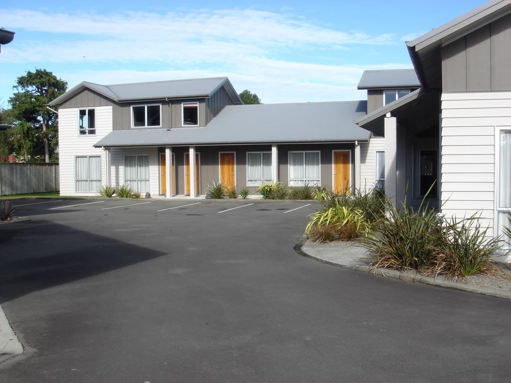 Arena Lodge Palmerston North Exterior photo