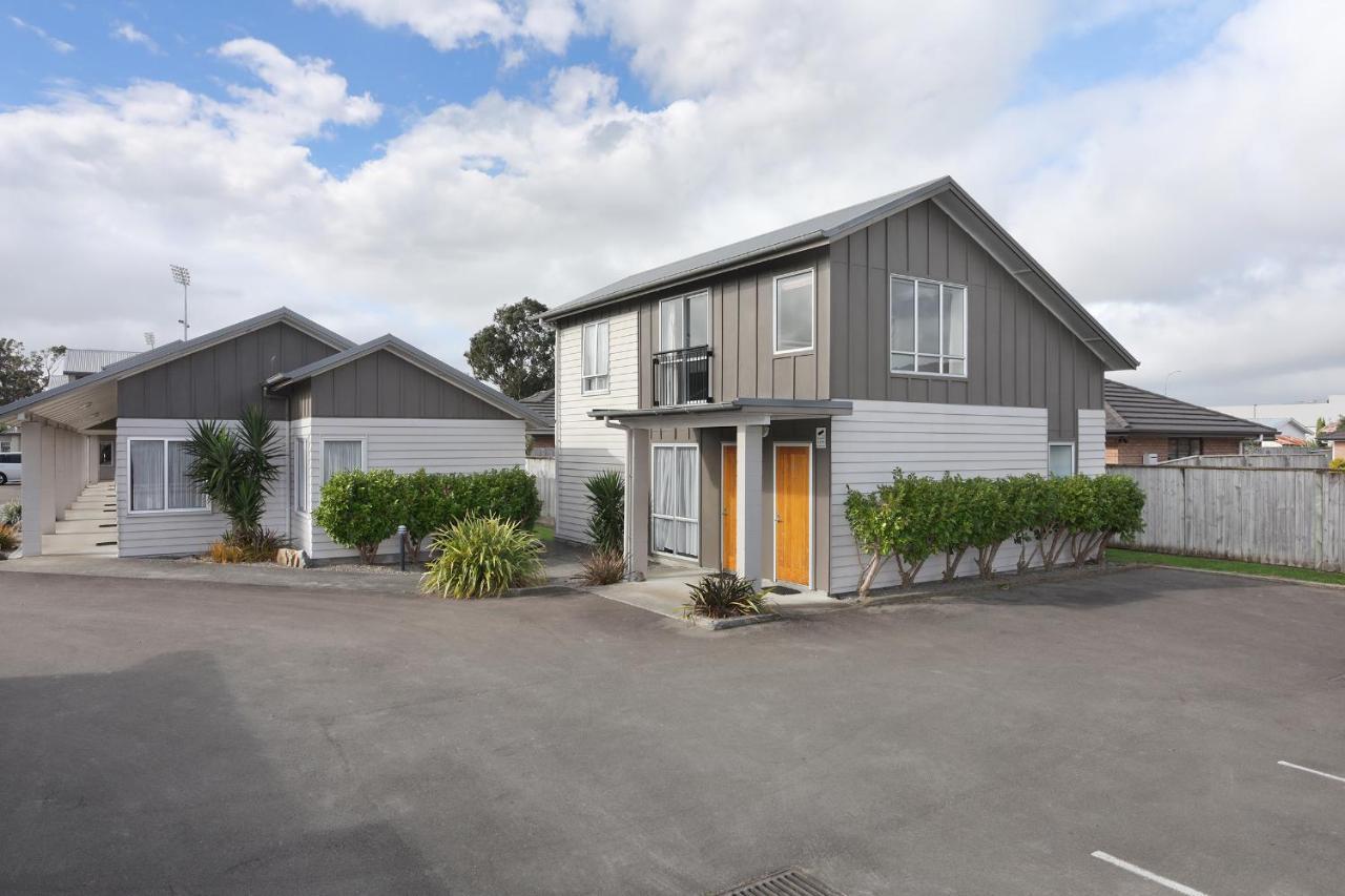 Arena Lodge Palmerston North Exterior photo