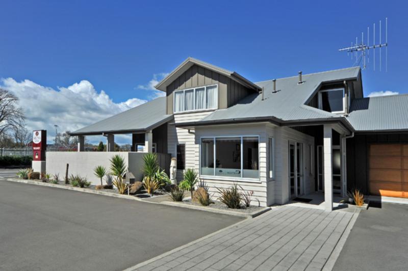 Arena Lodge Palmerston North Exterior photo