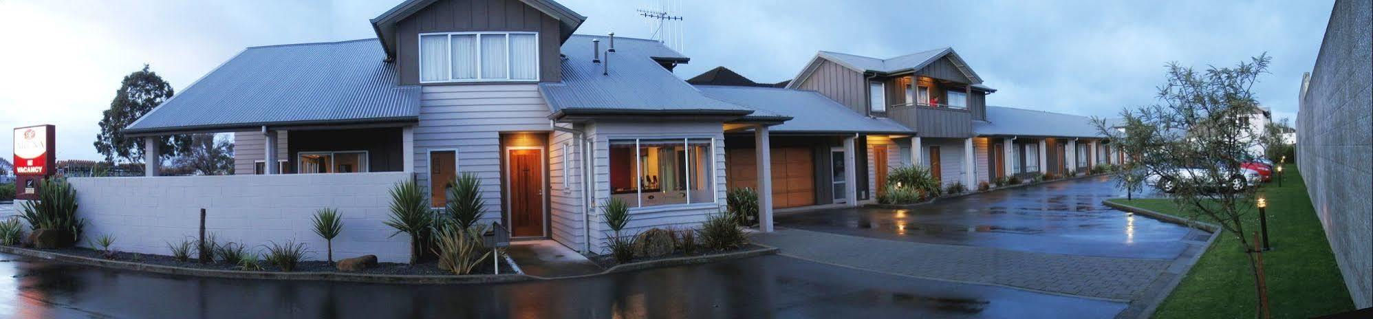 Arena Lodge Palmerston North Exterior photo